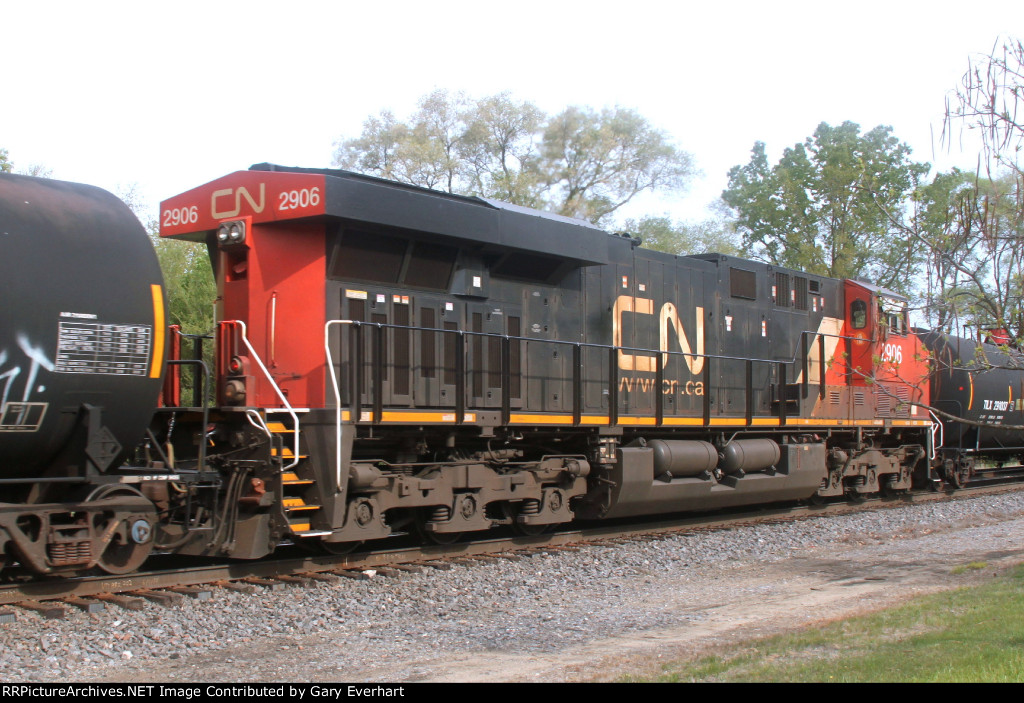 CN ES44AC #2906